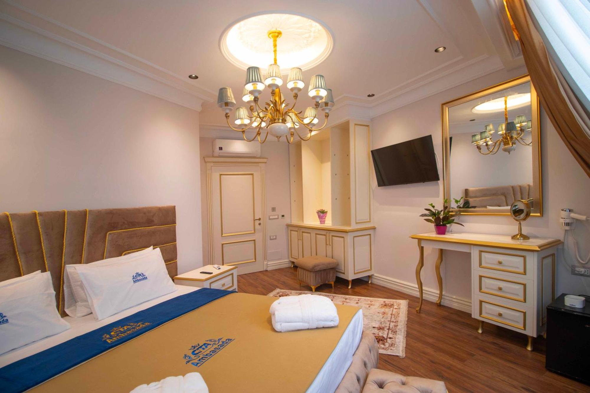 Hotel Ambasada Qta Patza-Kuqani エクステリア 写真