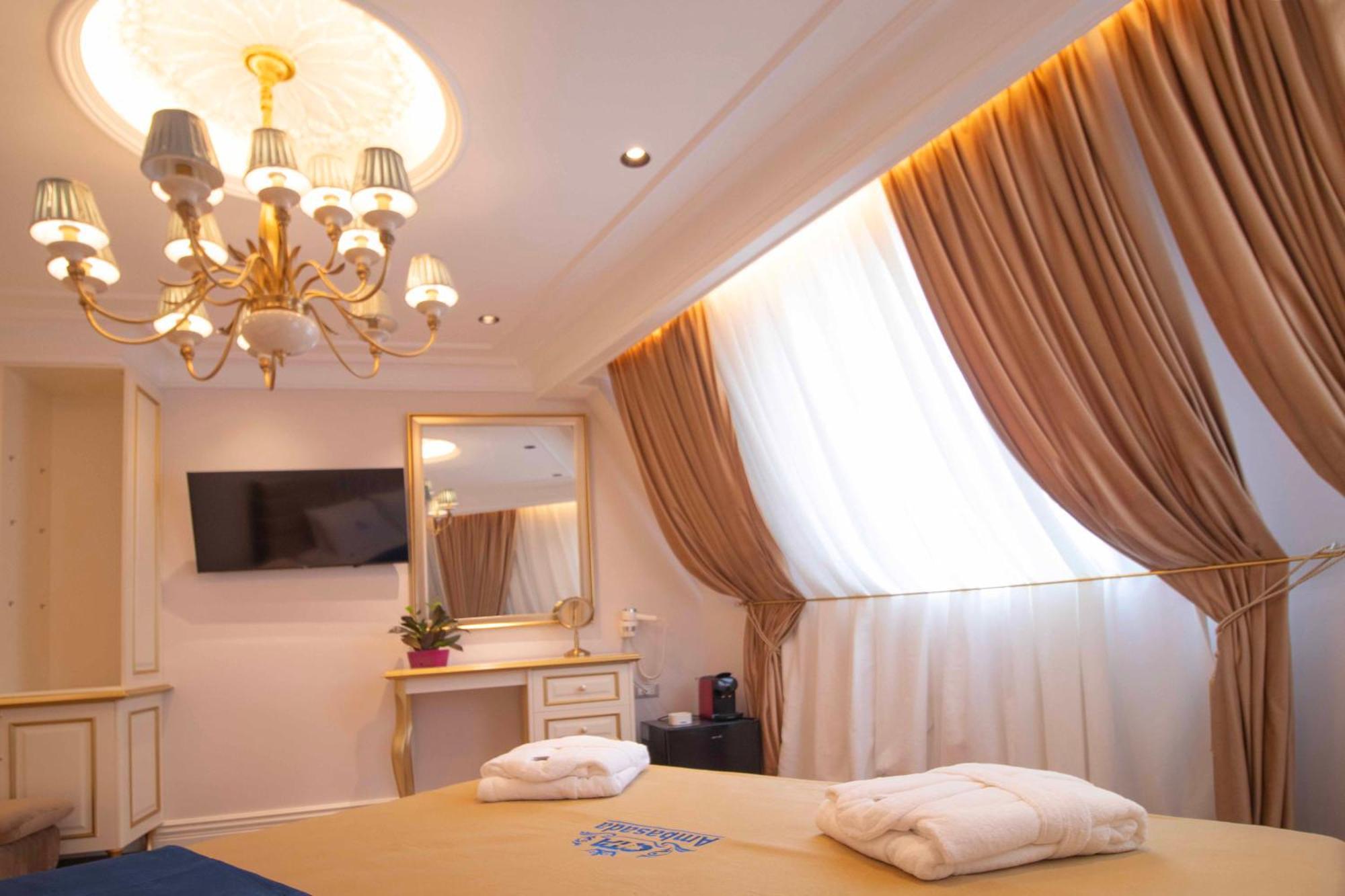 Hotel Ambasada Qta Patza-Kuqani エクステリア 写真