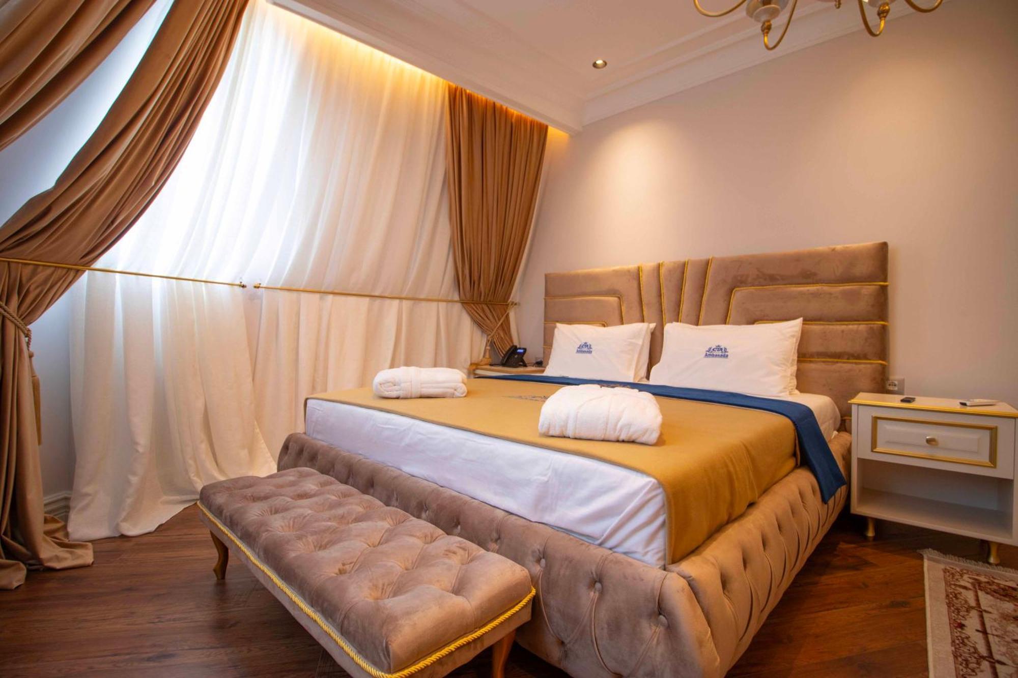 Hotel Ambasada Qta Patza-Kuqani エクステリア 写真