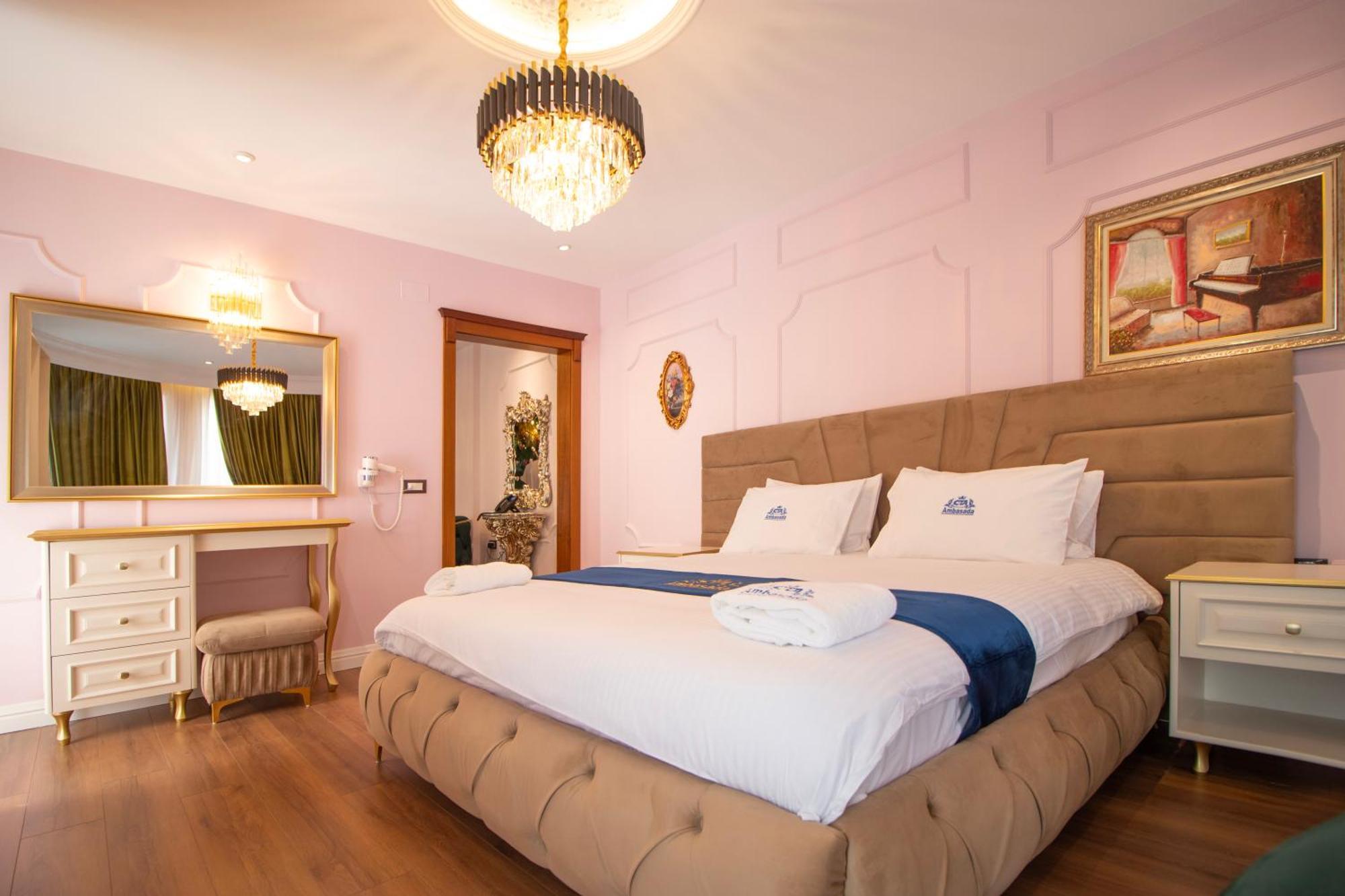 Hotel Ambasada Qta Patza-Kuqani エクステリア 写真