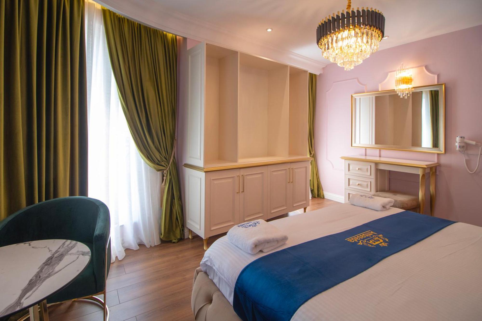 Hotel Ambasada Qta Patza-Kuqani エクステリア 写真