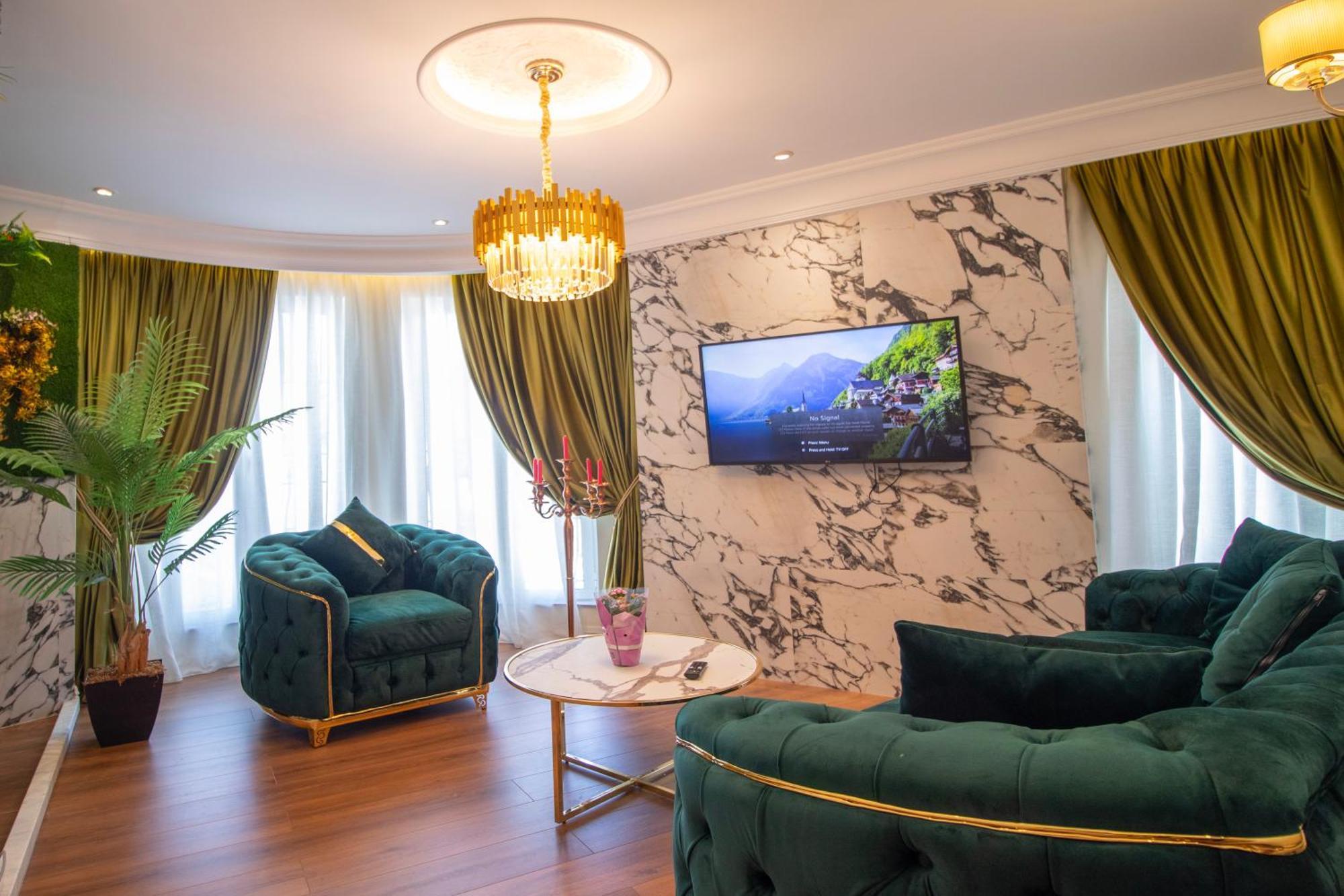 Hotel Ambasada Qta Patza-Kuqani エクステリア 写真