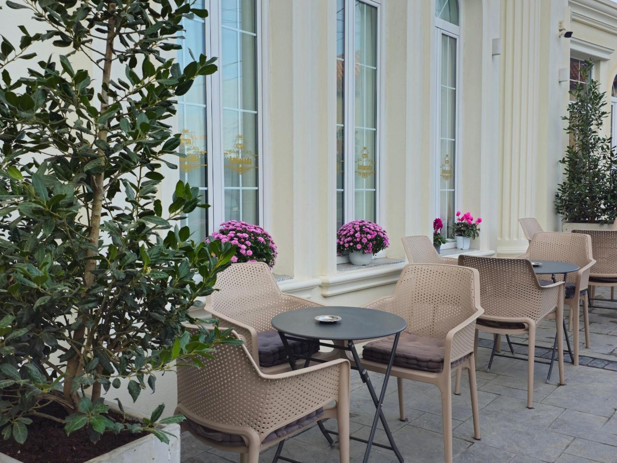 Hotel Ambasada Qta Patza-Kuqani エクステリア 写真
